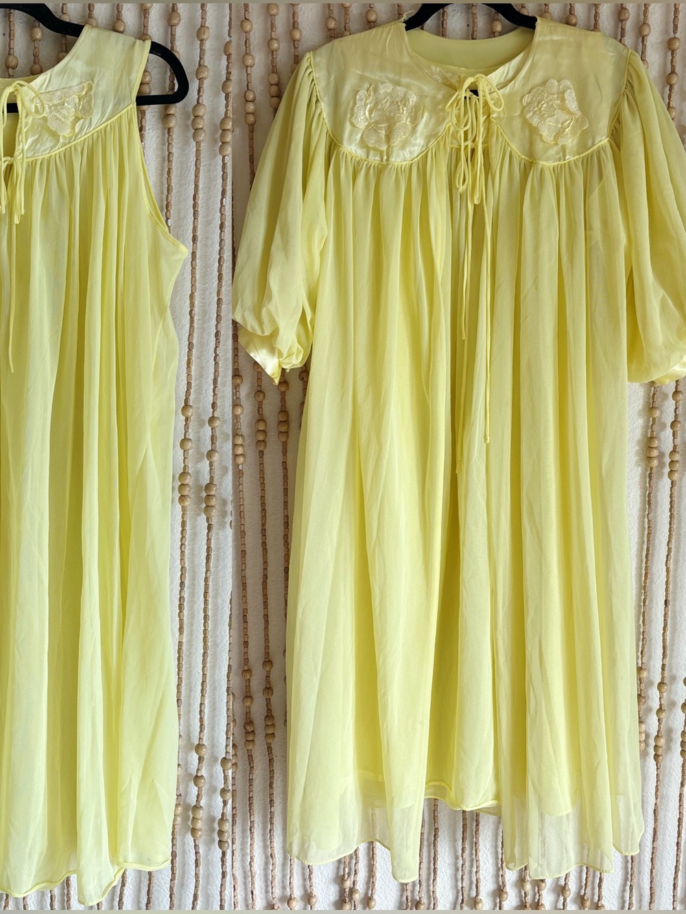 Vintage 70s Light Yellow Floral Embroidered Babydoll & Robe Nightgown Sleep Set